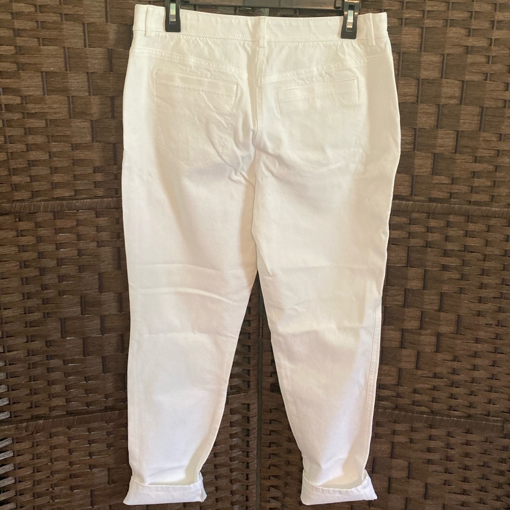 Chico’s 1 cropped ankle white stretch so slimming